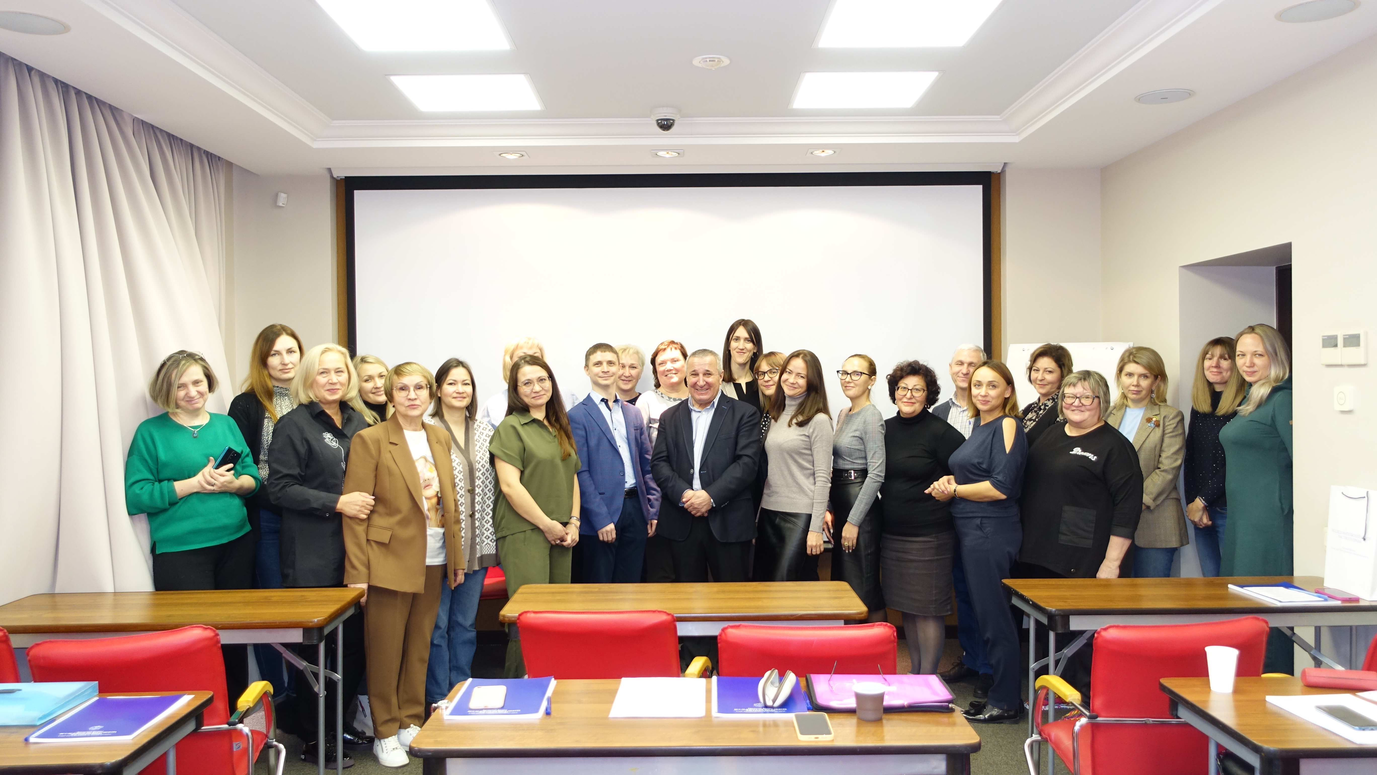 Железногорский художественный колледж курская область. Курси 2022. Исследовательский центр частного права. Повышение квалификации нотариусов 2024. Тренинг.